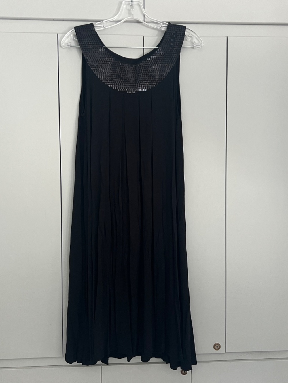 NWT H&M Black Sleeveless Pleated Sequined Neckline Cocktail Swing Dress 8